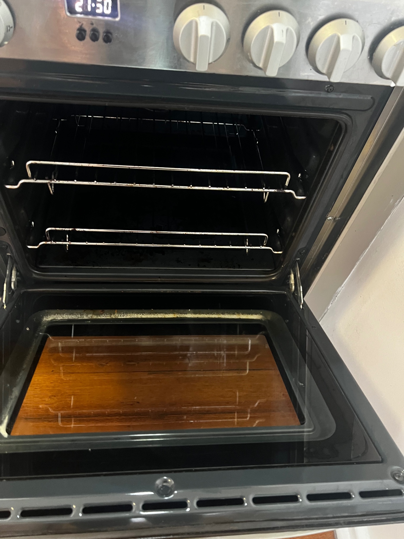 Oven — pre-move detail clean after cleaning by TT